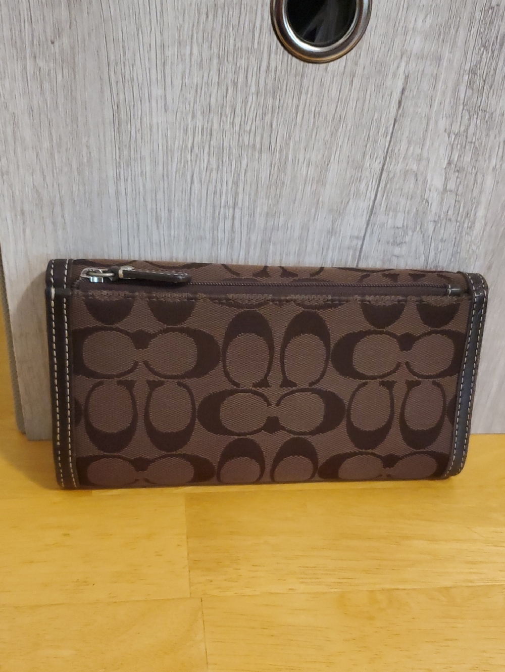 Coach Hamptons Signature Checkbook Wallet In Chocolate ... Excellent Condition - Picture 4 of 11